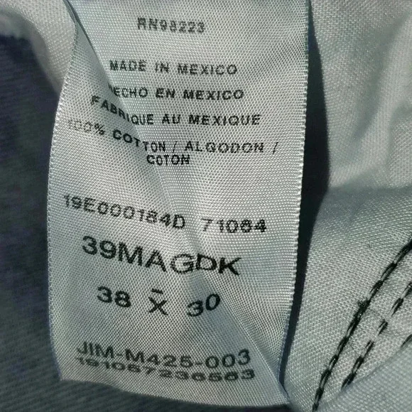 Magellan Outdoors Men's Classic Fit Jeans Size 38x30 NWT - Picture 10 of 11